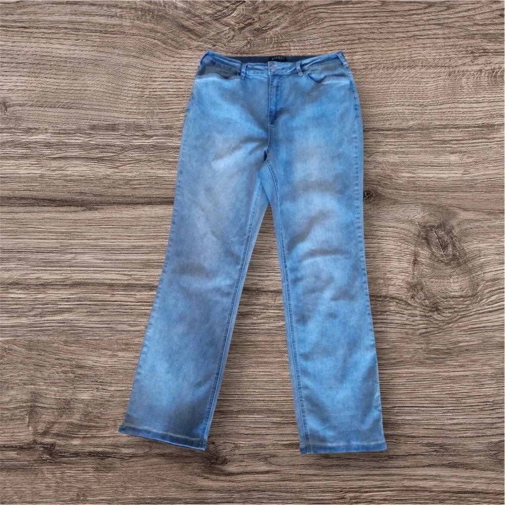 Baccini Women Straight Legs Wash Light Blue Size 12 Pockets Zipper Pants